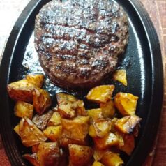 Extreme Burger Black Angus USA al piatto 500gr.